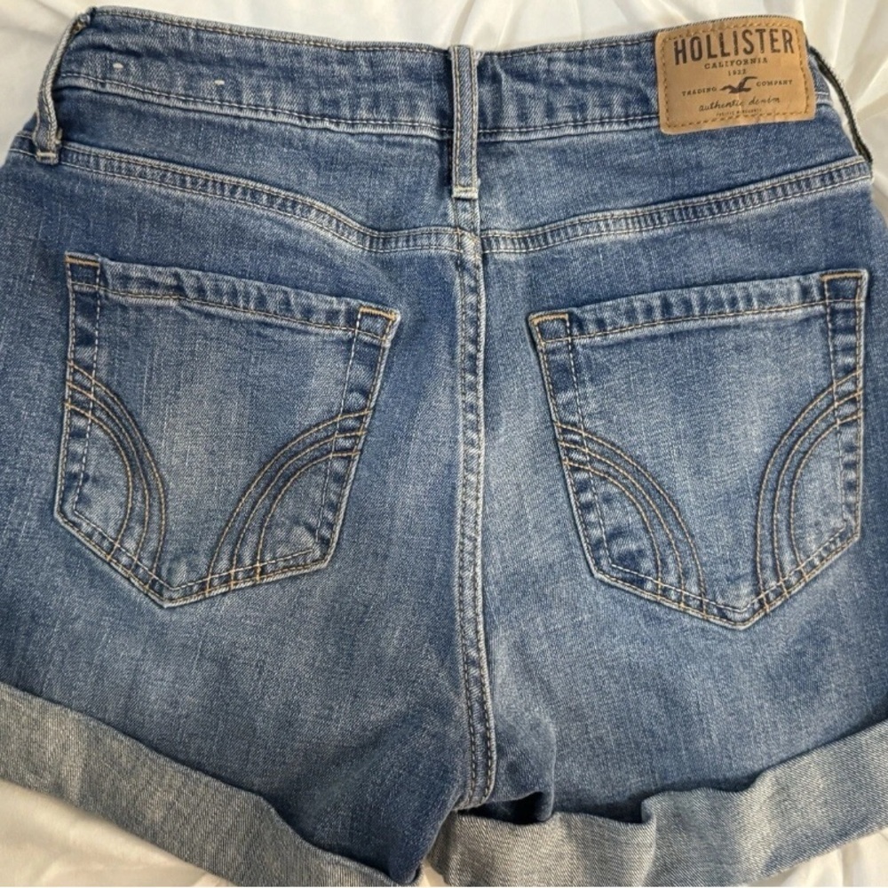 Hollister High Rise PatchWork Rolled Up Hem Jean Shorts Size 25 Or 1 teen​​ - Picture 3 of 5